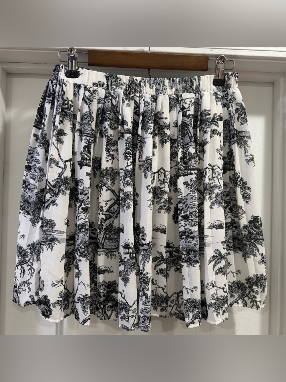Banana Republic Pleated Landscape Printed A-Line Mini Skirt Size Small